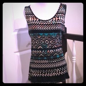 Like new! BKE buttery soft Aztec tank! 🖤